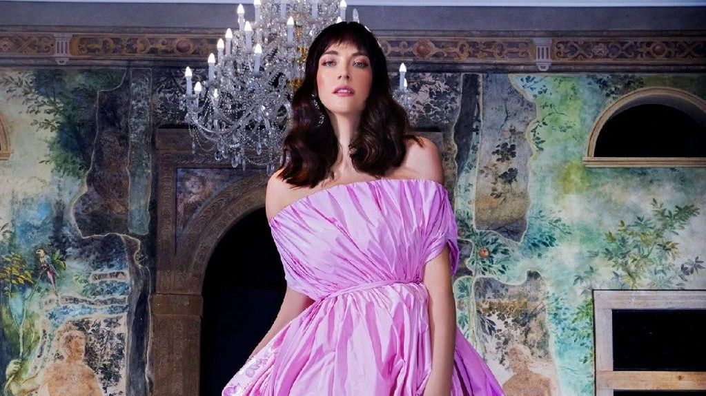 Plesová sezona je v plném proudu: Kde seženete nejkrásnější šaty? V salonech, u návrhářů i v konfekci